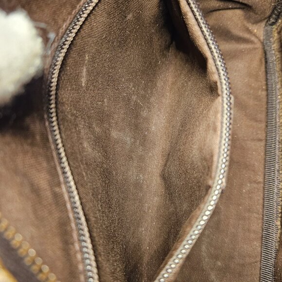 Gucci Supreme Leather Shoulder Bag - Picture 12 of 17